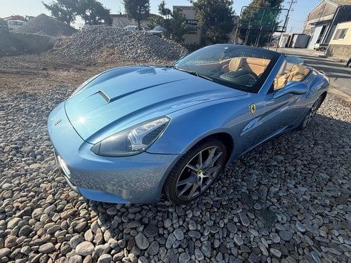2010 Ferrari California till salu (bild 2 av 68)