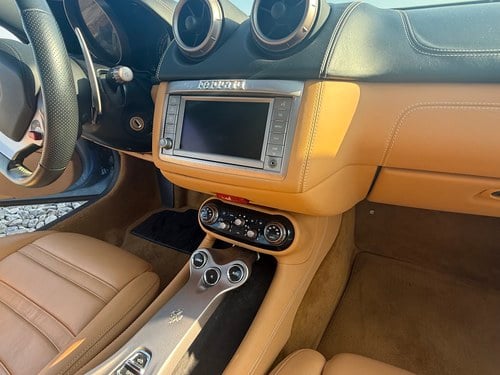 2010 Ferrari California till salu (bild 24 av 68)