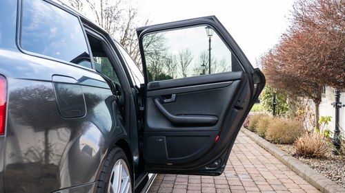 2007 Audi RS4 Quattro B7 till salu (bild 92 av 274)