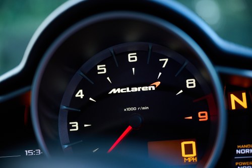 Imagem 3 de 2012 McLaren MP4-12C