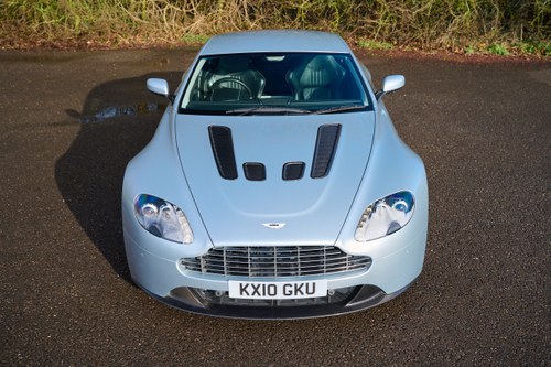 2010 Aston Martin Vantage V12 Te koop (foto 10 van 155)