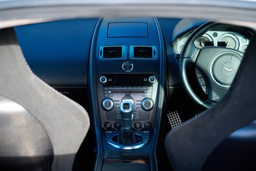 2010 Aston Martin Vantage V12 Te koop (foto 2 van 155)