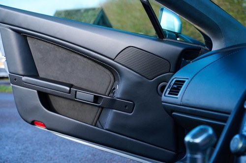 2010 Aston Martin Vantage V12 Te koop (foto 27 van 155)