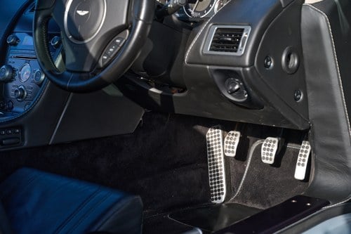 2010 Aston Martin Vantage V12 Te koop (foto 33 van 155)