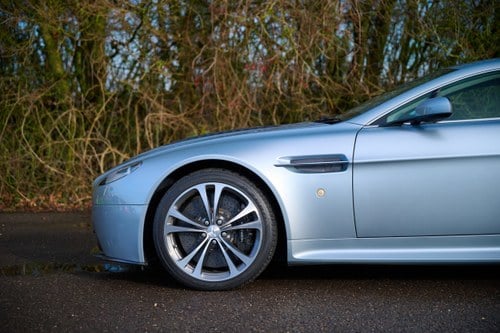 2010 Aston Martin Vantage V12 Te koop (foto 69 van 155)