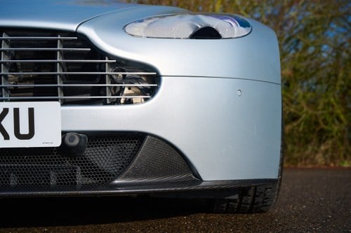 2010 Aston Martin Vantage V12 Te koop (foto 83 van 155)