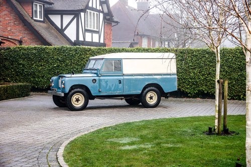 1972 Land Rover Series III 109" For Sale (picture 9 of 177)