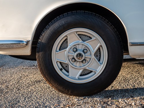 1965 Alfa Romeo Spider 1600 Veloce with Period Upgrades till salu (bild 11 av 208)