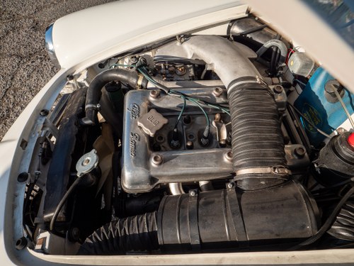 1965 Alfa Romeo Spider 1600 Veloce with Period Upgrades till salu (bild 146 av 208)