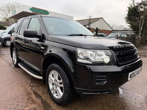2013 LAND ROVER FREELANDER 2 2.2 TD4 Black and White Command A vendre