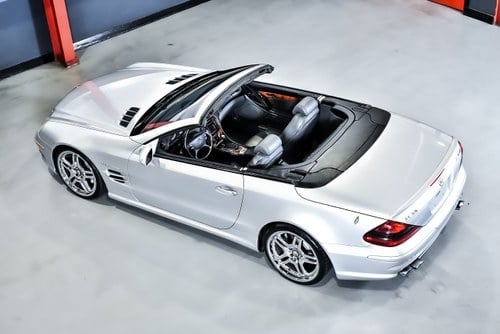 2004 Mercedes-Benz R230 SL55 AMG "Glass Sunroof" Convertible 5,5L V8 In vendita (immagine 25 di 92)