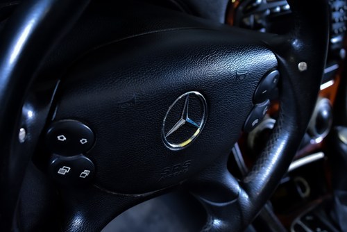 2004 Mercedes-Benz R230 SL55 AMG "Glass Sunroof" Convertible 5,5L V8 In vendita (immagine 36 di 92)