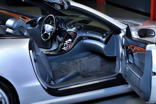 2004 Mercedes-Benz R230 SL55 AMG "Glass Sunroof" Convertible 5,5L V8 In vendita (immagine 45 di 92)