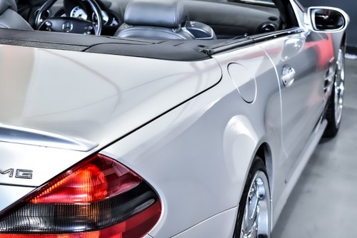 2004 Mercedes-Benz R230 SL55 AMG "Glass Sunroof" Convertible 5,5L V8 In vendita (immagine 79 di 92)