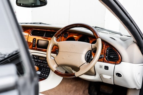 2002 Jaguar XKR Coupe à vendre (picture 22 of 152)