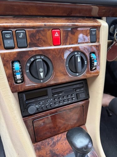 1993 Mercedes-Benz 300 CE W124 till salu (bild 21 av 110)