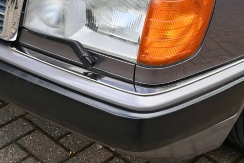 1993 Mercedes-Benz 300 CE W124 till salu (bild 30 av 110)