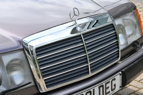 1993 Mercedes-Benz 300 CE W124 till salu (bild 43 av 110)