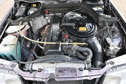 1993 Mercedes-Benz 300 CE W124 till salu (bild 55 av 110)