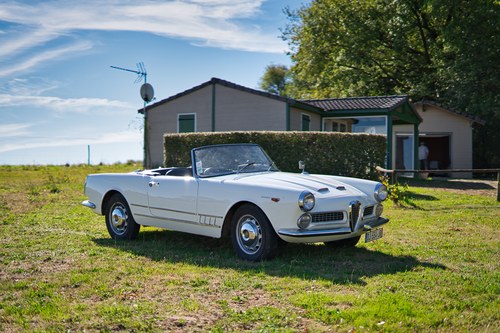 1960 Alfa Romeo Spider 2000 by Touring In vendita (immagine 24 di 120)