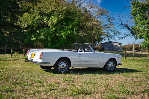 1960 Alfa Romeo Spider 2000 by Touring In vendita (immagine 27 di 120)