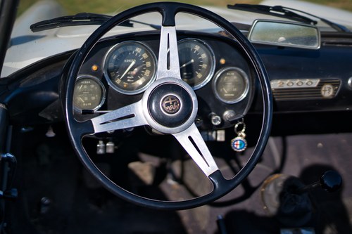 1960 Alfa Romeo Spider 2000 by Touring In vendita (immagine 51 di 120)