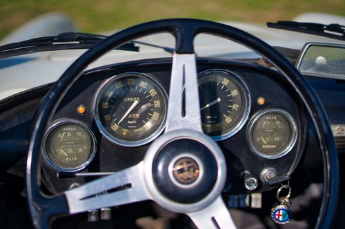 1960 Alfa Romeo Spider 2000 by Touring In vendita (immagine 55 di 120)