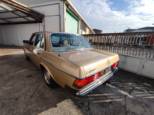 1983 Mercedes-Benz 240 D (W123) In vendita (immagine 14 di 126)