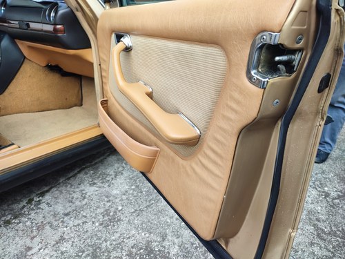 1983 Mercedes-Benz 240 D (W123) In vendita (immagine 54 di 126)