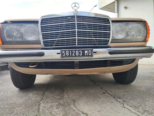 1983 Mercedes-Benz 240 D (W123) In vendita (immagine 76 di 126)