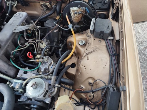 1983 Mercedes-Benz 240 D (W123) In vendita (immagine 87 di 126)