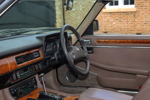 1989 Jaguar XJ-S Convertible till salu (bild 37 av 143)