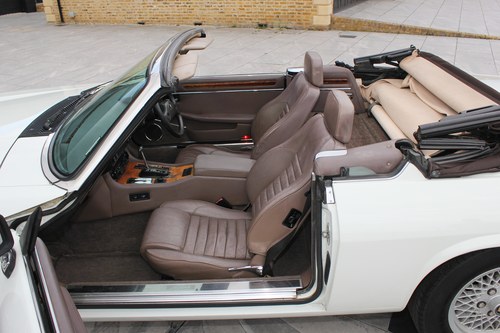 1989 Jaguar XJ-S Convertible till salu (bild 46 av 143)