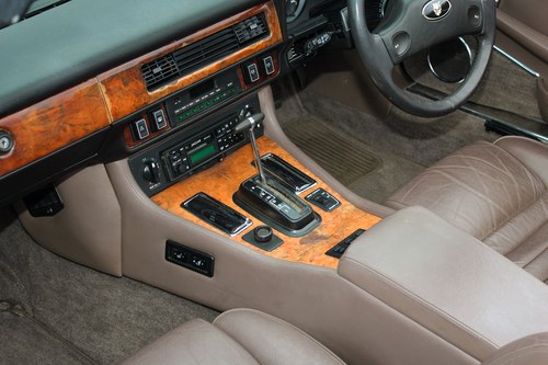 1989 Jaguar XJ-S Convertible till salu (bild 49 av 143)