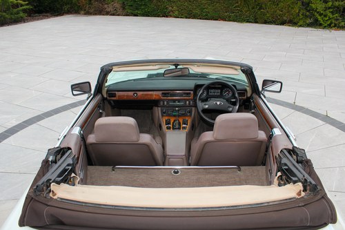 1989 Jaguar XJ-S Convertible till salu (bild 51 av 143)