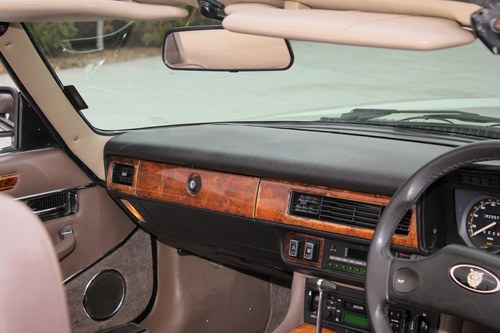 1989 Jaguar XJ-S Convertible till salu (bild 57 av 143)