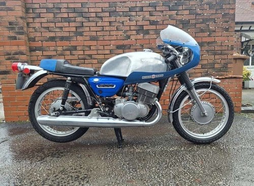 1975 SUZUKI T500 PRODUCTION RACER Vente aux enchères