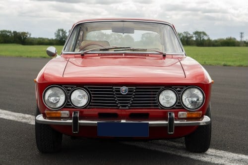 1973 Alfa Romeo 2000 GTV Tipo 105 For Sale (picture 2 of 47)