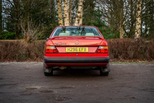 1990 Mercedes-Benz 230CE C124 In vendita (immagine 17 di 101)