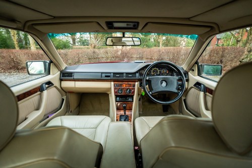 1990 Mercedes-Benz 230CE C124 In vendita (immagine 22 di 101)