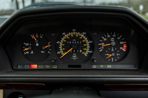 1990 Mercedes-Benz 230CE C124 In vendita (immagine 33 di 101)