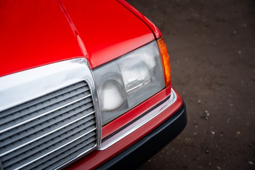 1990 Mercedes-Benz 230CE C124 In vendita (immagine 51 di 101)