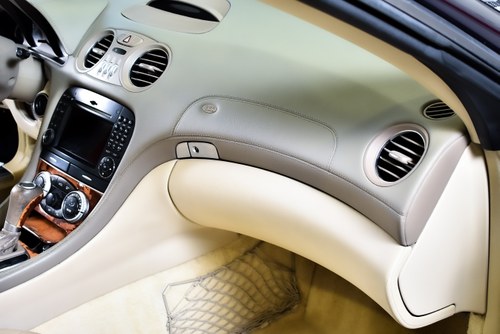 2009 Mercedes-Benz SL550 R230 till salu (bild 49 av 84)