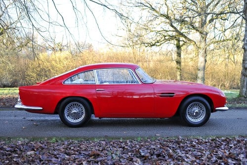 1963 Aston Martin DB4 Series V Vantage ‘Special Series’ Sports Saloon à venda (imagem 5 de 121)