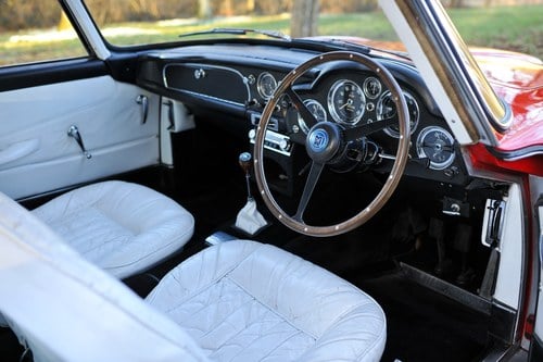 1963 Aston Martin DB4 Series V Vantage ‘Special Series’ Sports Saloon à venda (imagem 2 de 121)