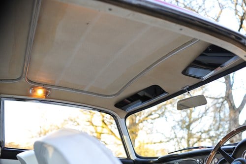 1963 Aston Martin DB4 Series V Vantage ‘Special Series’ Sports Saloon à venda (imagem 34 de 121)