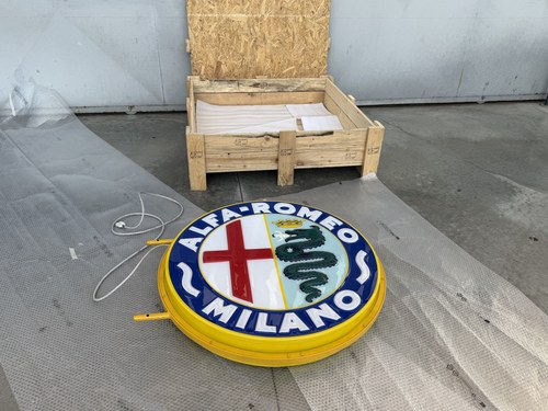 1970s Alfa Romeo Double-Sided Sign En venta (imagen 2 de 126)