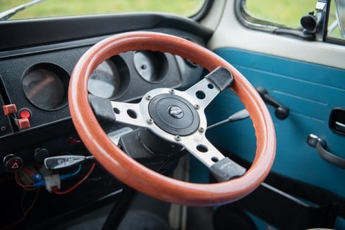 1972 Volkswagen Type 2 Bay Window High-Top Camper Conversion In vendita (immagine 19 di 213)