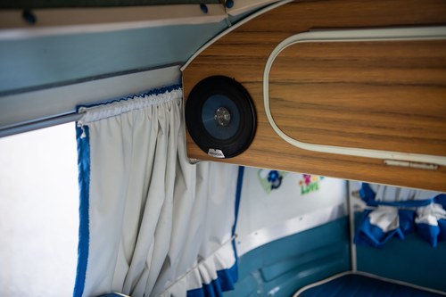 1972 Volkswagen Type 2 Bay Window High-Top Camper Conversion In vendita (immagine 48 di 213)