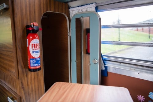 1972 Volkswagen Type 2 Bay Window High-Top Camper Conversion In vendita (immagine 52 di 213)